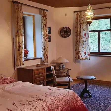 Usedlost Nouzov - Zámecký Apartmán Na Samotě Apartmán Zasmuky