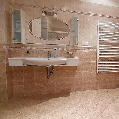 Usedlost Nouzov - Zámecký Apartmán Na Samotě Apartmán